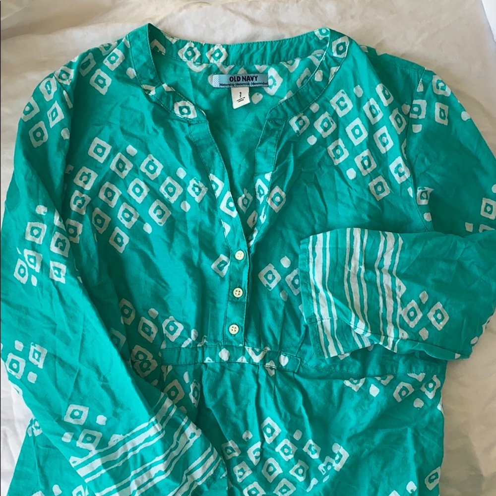 Lightweight maternity blouse